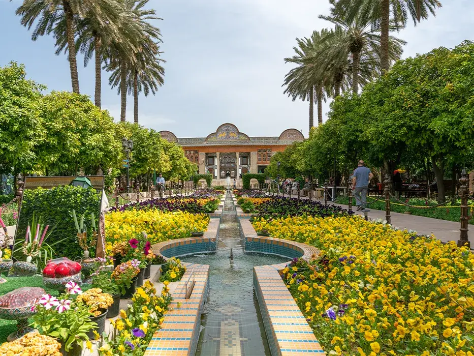 Shiraz: la ciudad de la poesía, la historia y los jardines eternos